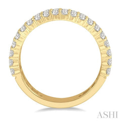 1 1/4 Ctw Triple Row Round Cut Diamond Wedding Band in 14K Yellow Gold