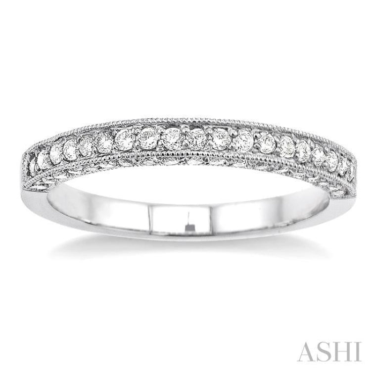 1/2 Ctw Round Cut Diamond Wedding Band in 14K White Gold