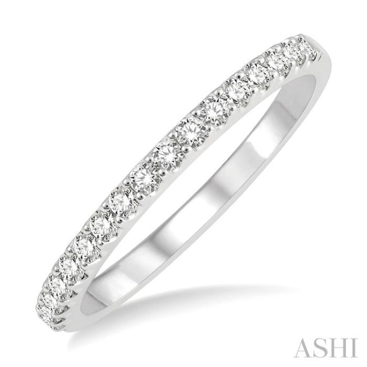1/3 Ctw Round Cut Diamond Wedding Band in 14K White Gold