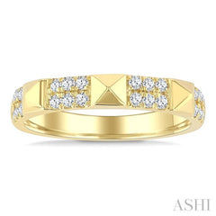1/4 Ctw Pyramid Accent Round Cut Diamond Fashion Ring in 10K Yellow Gold