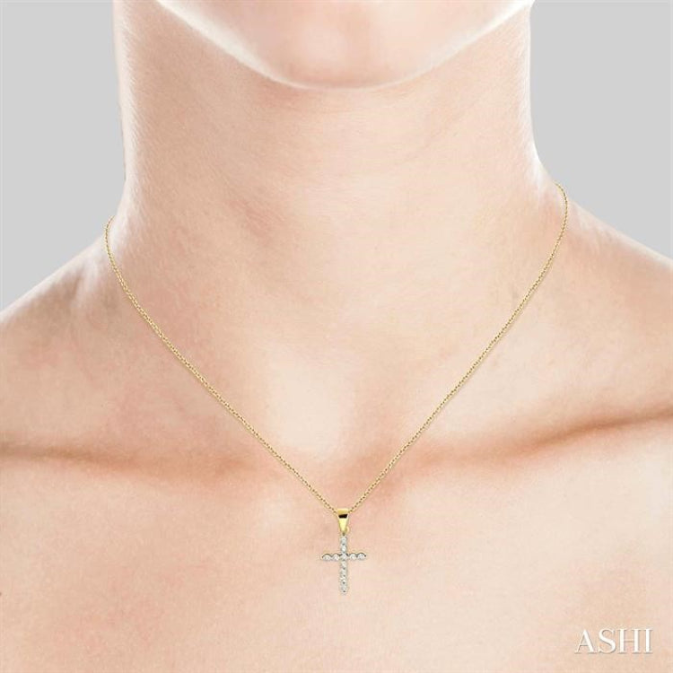 1/10 Ctw Round Cut Diamond Cross Petite Pendant in 14K Yellow Gold with Chain