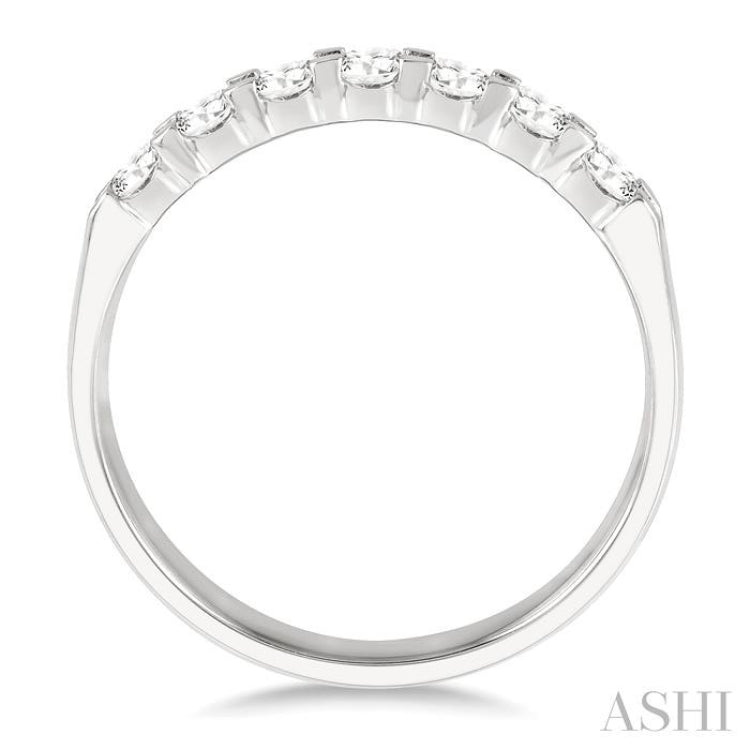 1/2 Ctw 7 Stone Round Cut Diamond Wedding Band in 14K White Gold