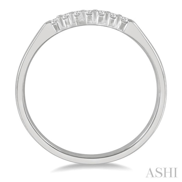 1/10 Ctw 7 Stone Round Cut Diamond Wedding Band in 14K White Gold