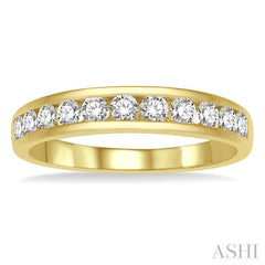 1/2 Ctw Channel Set 11 Stone Round Cut Diamond Wedding Band in 14K Yellow Gold
