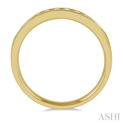 1/4 Ctw Channel Set 11 Stone Round Cut Diamond Wedding Band in 14K Yellow Gold
