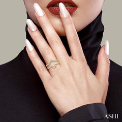 1/3 Ctw Curved Center Round Cut Diamond Insert Ring in 14K Yellow Gold