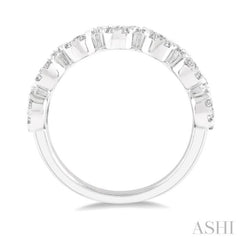 3/4 Ctw Jointed Circular Mount Lovebright Diamond Cluster Band in 14K White Gold