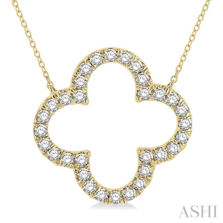 1 Ctw Clover Round Cut Diamond Pendant With Chain in 14K Yellow Gold