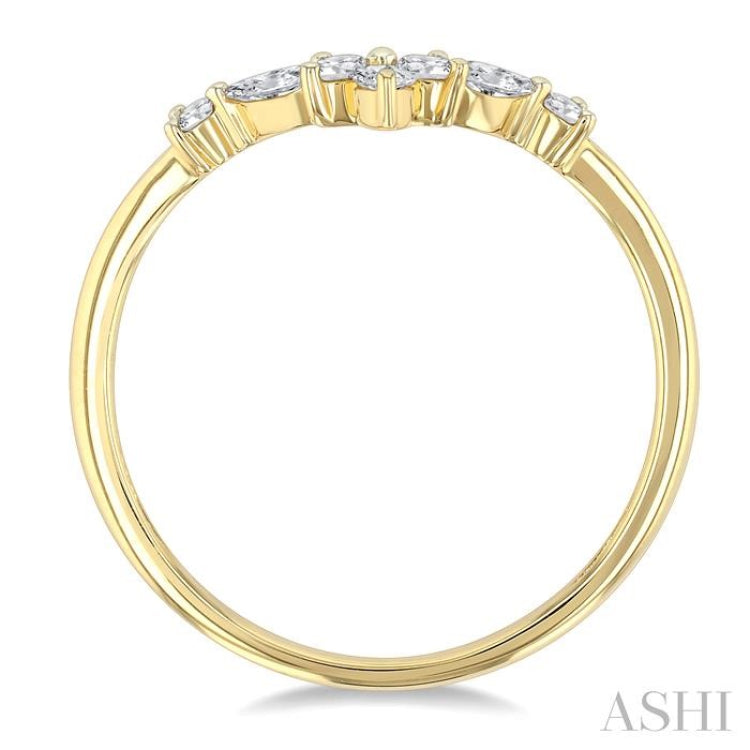 1/4 Ctw Chevron Centerpiece Marquise and Round Cut Diamond Wedding Band in 14K Yellow Gold