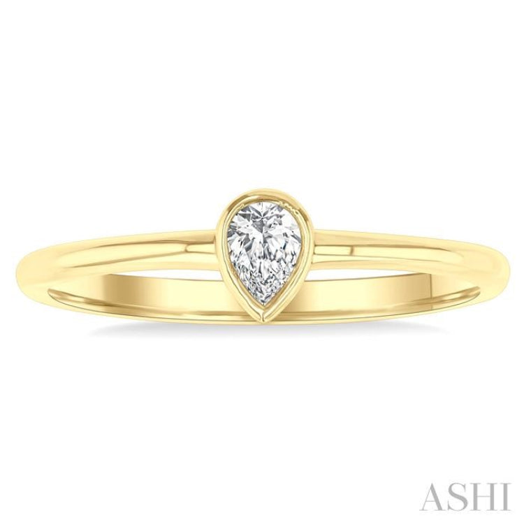 1/6 Ctw Petite Bezel Set Pear Cut Diamond Fashion Ring in 10K Yellow Gold